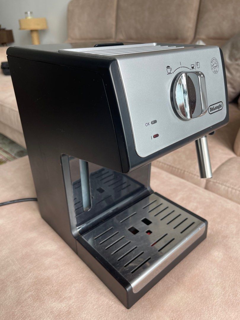 DeLonghi Coffee Maker, TV & Home Appliances, Kitchen Appliances, Coffee