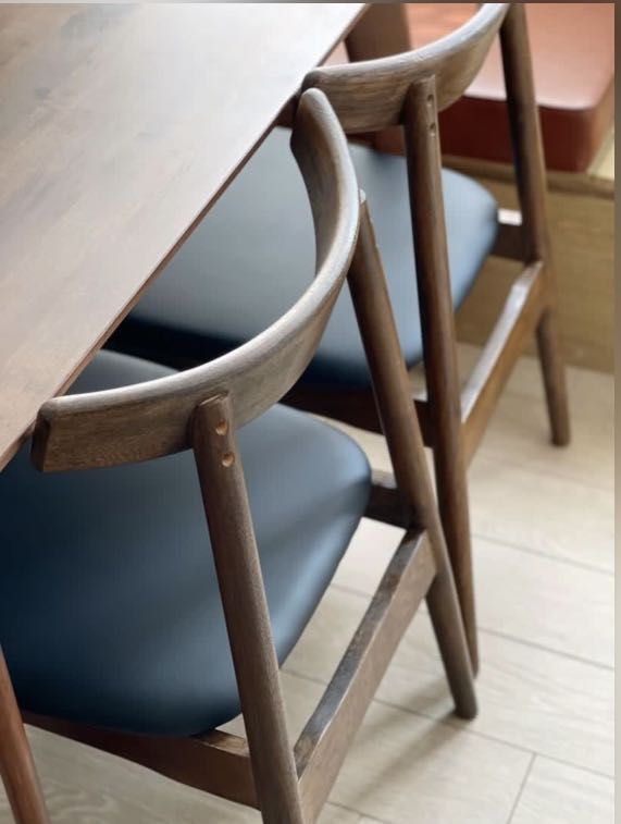 Dining Table Walnut color, 傢俬＆家居, 傢俬, 桌子 Carousell