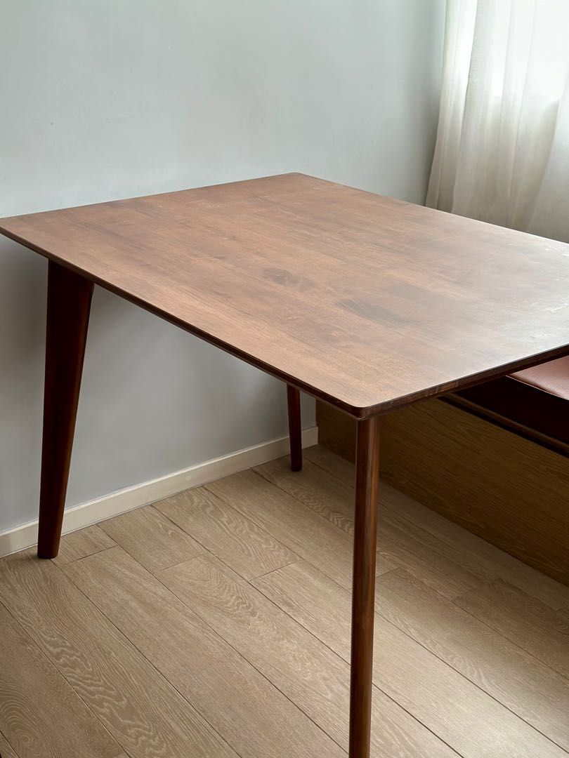 Dining Table Walnut color, 傢俬＆家居, 傢俬, 桌子 Carousell
