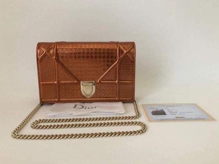 Dior Diorama WOC (Category: Luxury Bags & Wallets) located in Manila. Submitted by bagislifeshop (Listing ID 1231440494, Image 1). Description: .