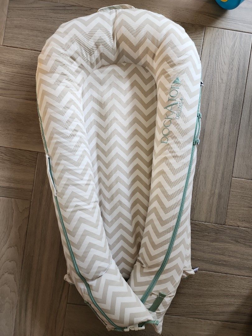 Dock a tot deluxe+, Babies & Kids, Baby Nursery & Kids Furniture, Bed