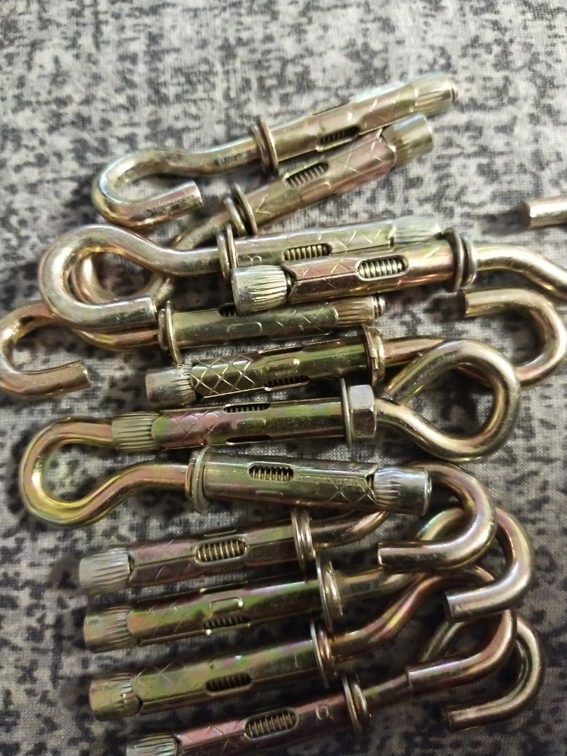 Expansion hooks, Furniture & Home Living, Home Improvement