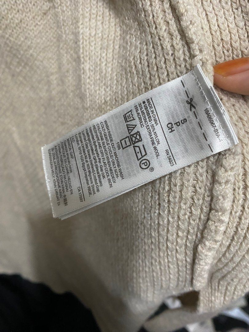 gap oatmeal sweater