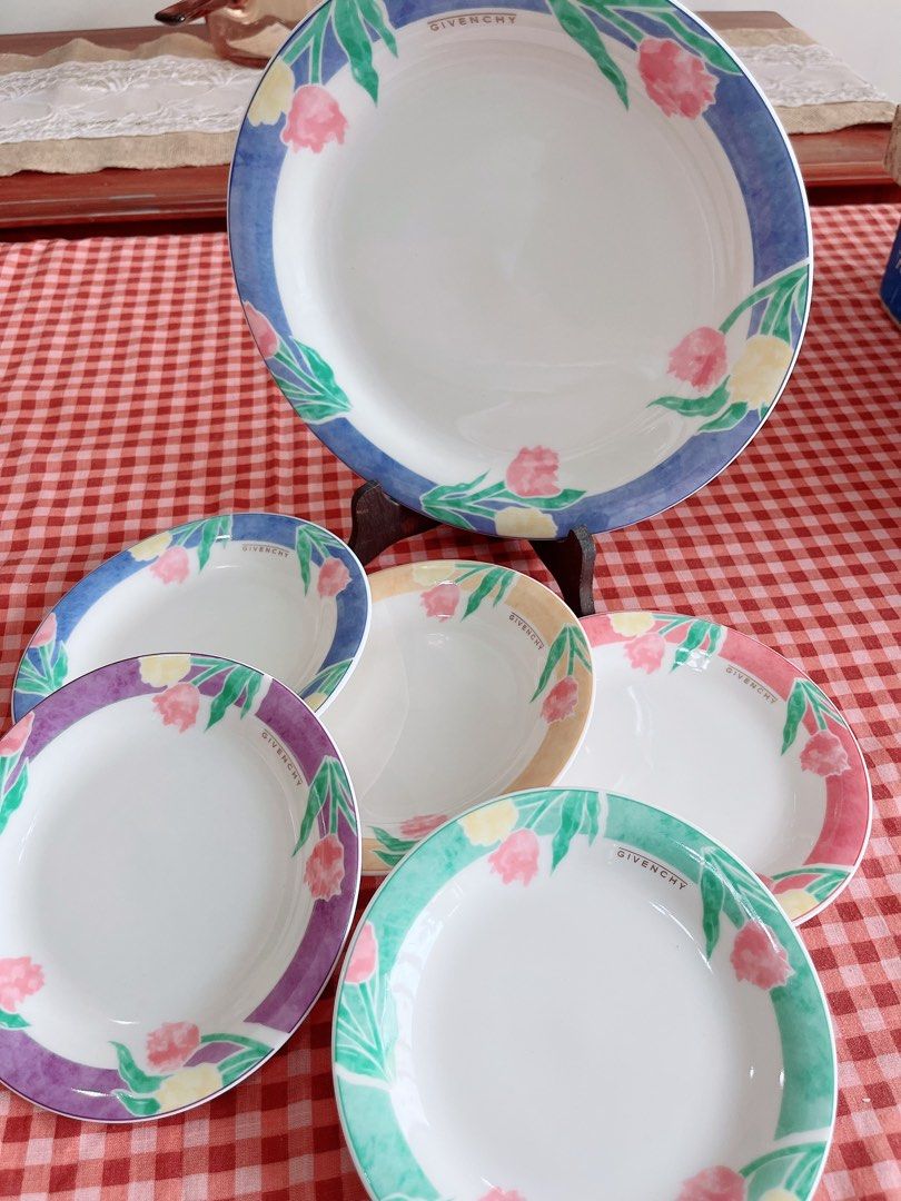 Givenchy floral cake plate set (Category: Dinnerware & Cutlery) located in Silay City. Submitted by royal_salisbury.0215 (Listing ID 1231504033, Image 1). Description: Givenchy floral plate set 🌼🌼🌼 New without box 1 Dinner plate 9.5” diameter 5pcs cake plates 6.5” diameter Disclaimer: We are not affiliated, associated, authorized or in any way connected with any of the brands we are selling. All copyrights trademarks are reserved to the brand 