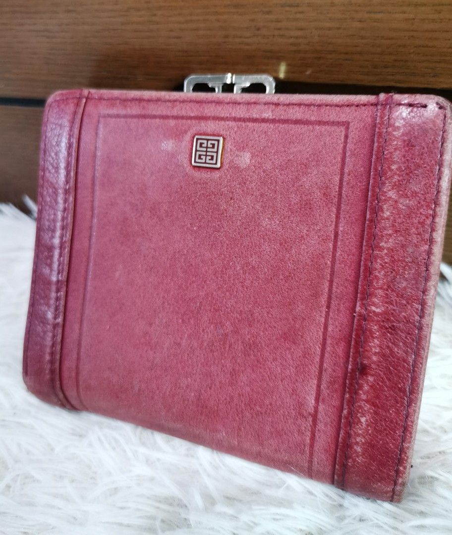 💯GIVENCHY Vintage Kisslock (Category: Luxury Bags & Wallets) located in Cainta. Submitted by phengaying (Listing ID 1231531340, Image 2). Description: Original Givenchy Paris Vintage Bifold Wallet | Kisslock Coin Compartment | 3 Card-Slot & Bill Compartment | Preowned in 7/10 Condition Flaw/s: Signs of used, scuffs & rubs on corner & interior coin pocket, NO LAGKIT..