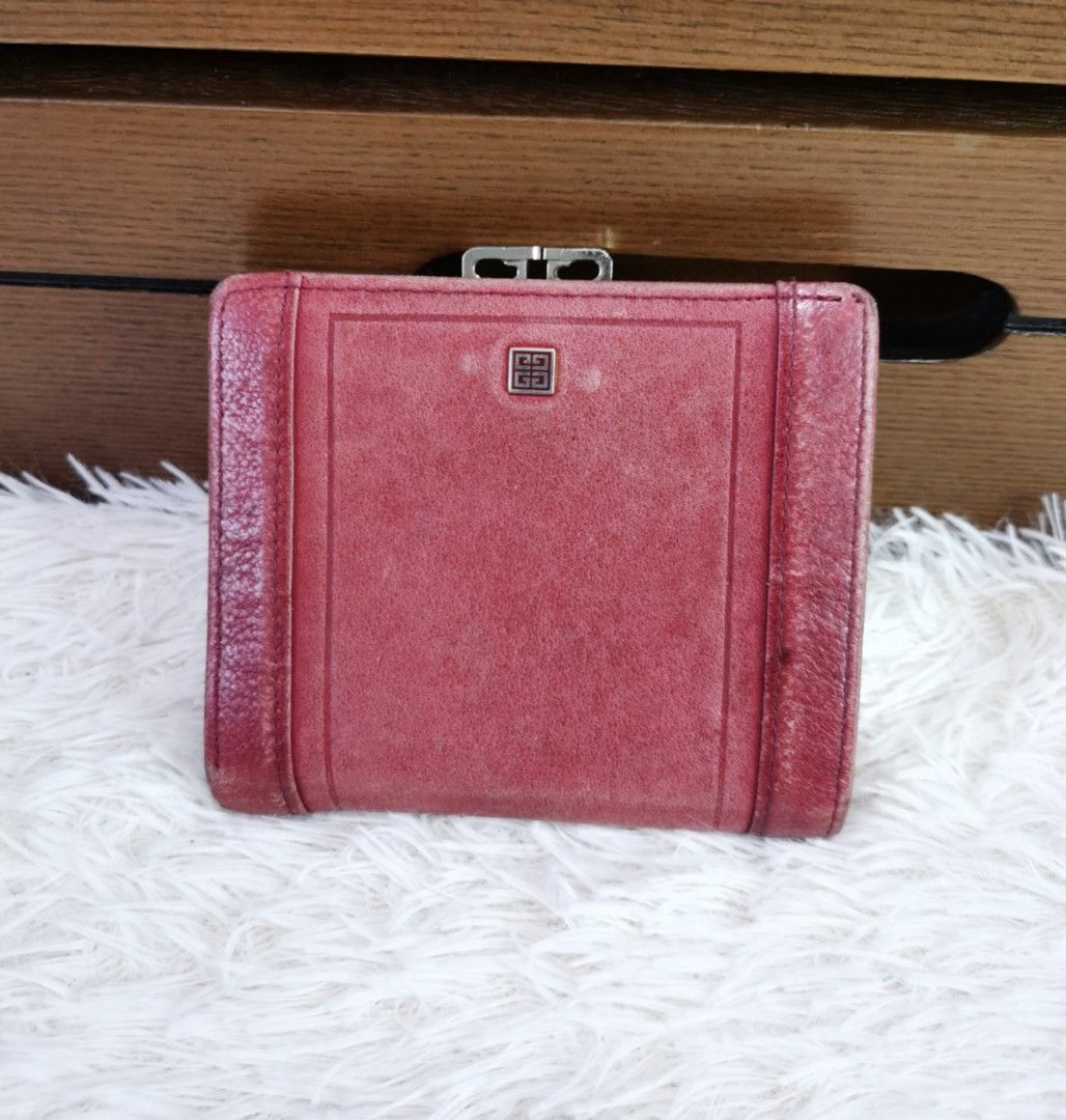 💯GIVENCHY Vintage Kisslock (Category: Luxury Bags & Wallets) located in Cainta. Submitted by phengaying (Listing ID 1231531340, Image 1). Description: Original Givenchy Paris Vintage Bifold Wallet | Kisslock Coin Compartment | 3 Card-Slot & Bill Compartment | Preowned in 7/10 Condition Flaw/s: Signs of used, scuffs & rubs on corner & interior coin pocket, NO LAGKIT..