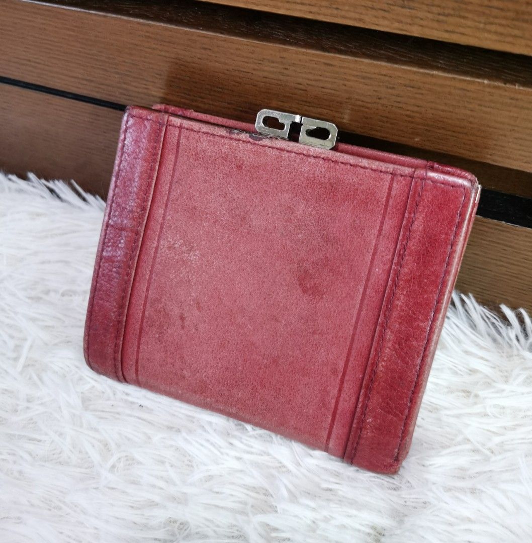 💯GIVENCHY Vintage Kisslock (Category: Luxury Bags & Wallets) located in Cainta. Submitted by phengaying (Listing ID 1231531340, Image 3). Description: Original Givenchy Paris Vintage Bifold Wallet | Kisslock Coin Compartment | 3 Card-Slot & Bill Compartment | Preowned in 7/10 Condition Flaw/s: Signs of used, scuffs & rubs on corner & interior coin pocket, NO LAGKIT..