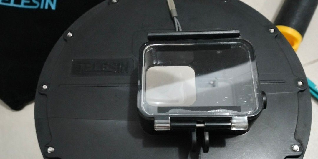 Gopro 7/8 Case (Category: Camera Bags & Carriers) located in Makati City. Submitted by lee_hu (Listing ID 1231552567, Image 2). Description: GoPro 7 retired. so sell the accessories. original price is 1300..