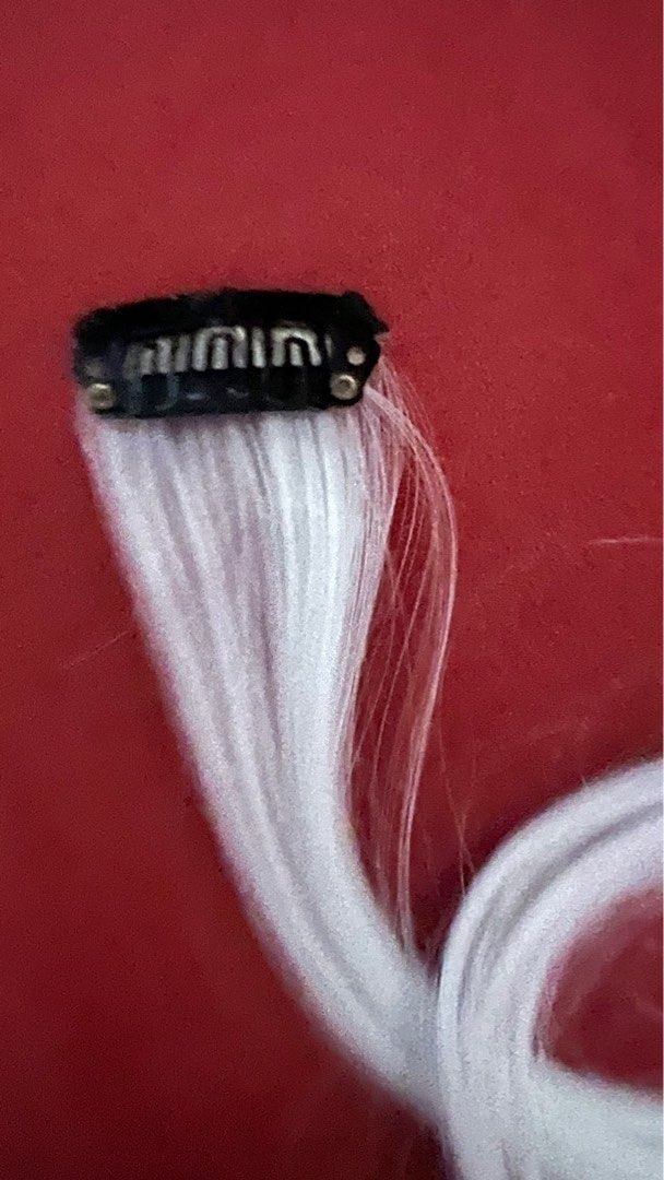 Hair Extension Clip on White, Women's Fashion, Watches & Accessories
