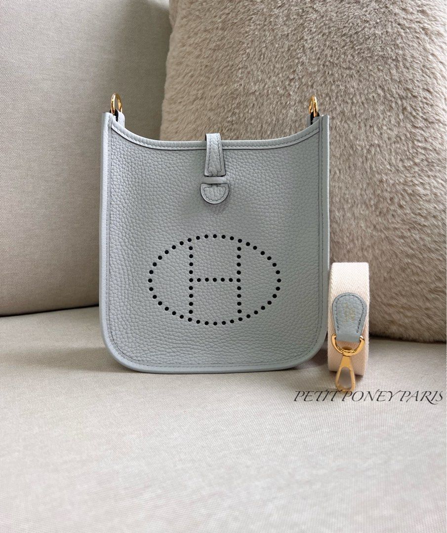 Hermes Mini Evelyne Blue Pale with Nata Strap 聖杯藍 白肩帶 金扣, 名牌, 手袋及銀包 - Carousell