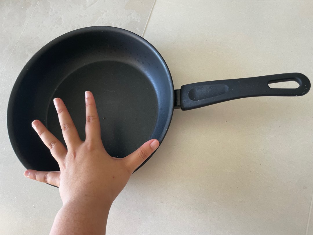 ikea pan 28cm, Furniture & Home Living, Kitchenware & Tableware