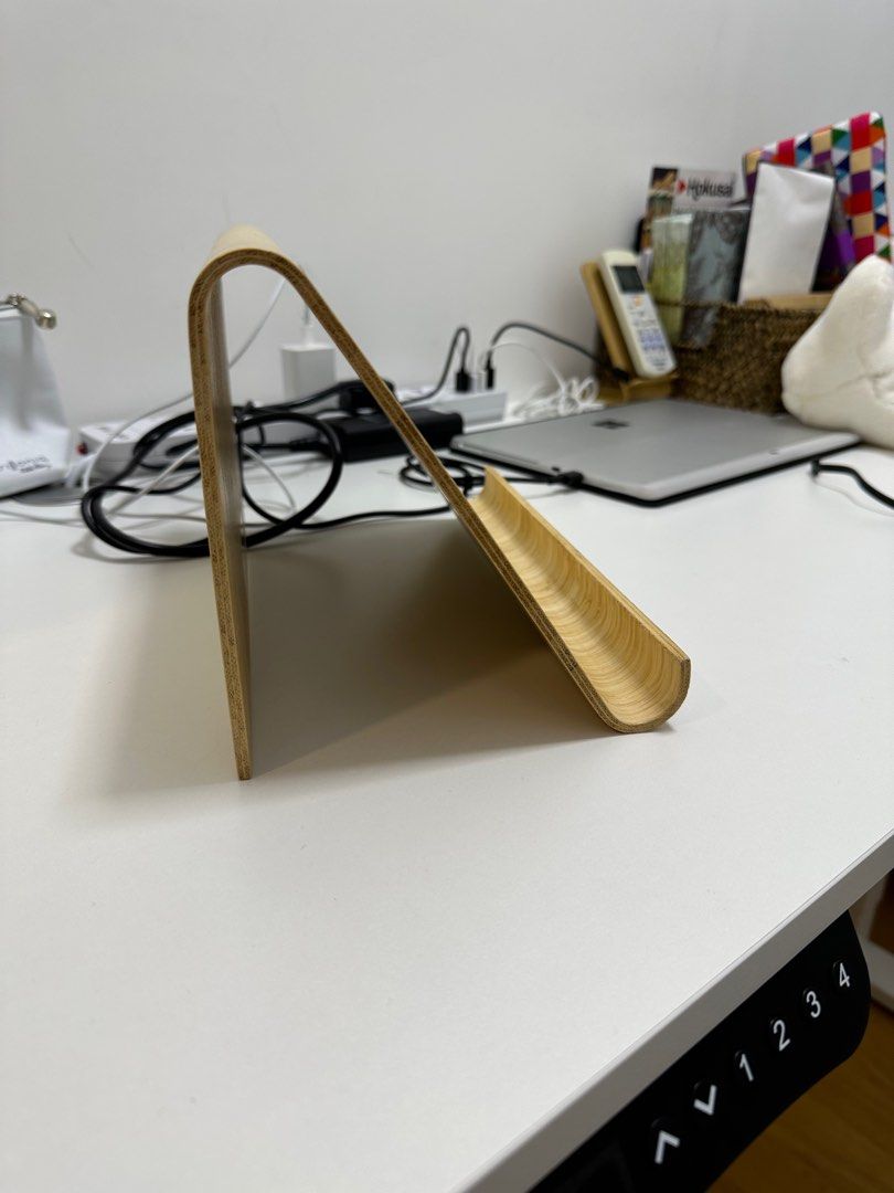 IKEA Vivalla tablet stand, 手提電話, 電話及其他裝置配件, 固定器及支架 Carousell