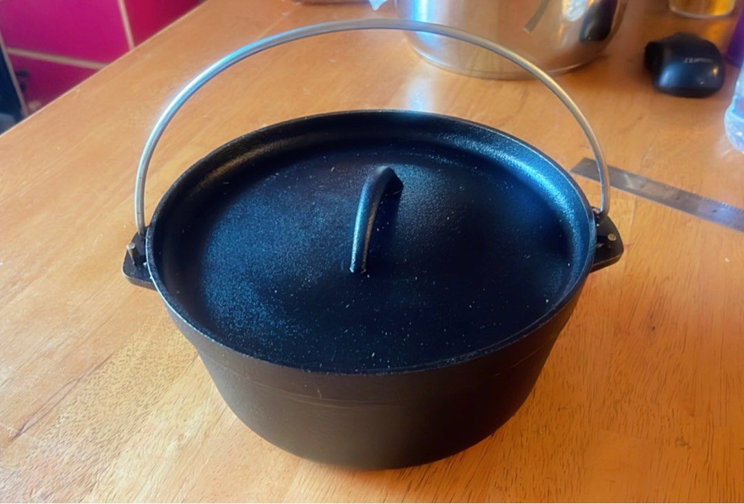 Imported Cast Iron Dutch Oven Cooking, Furniture & Home Living