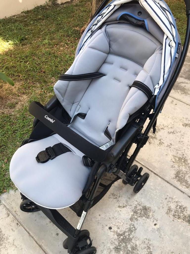 Japan Combi Mechacal Handy S Stroller