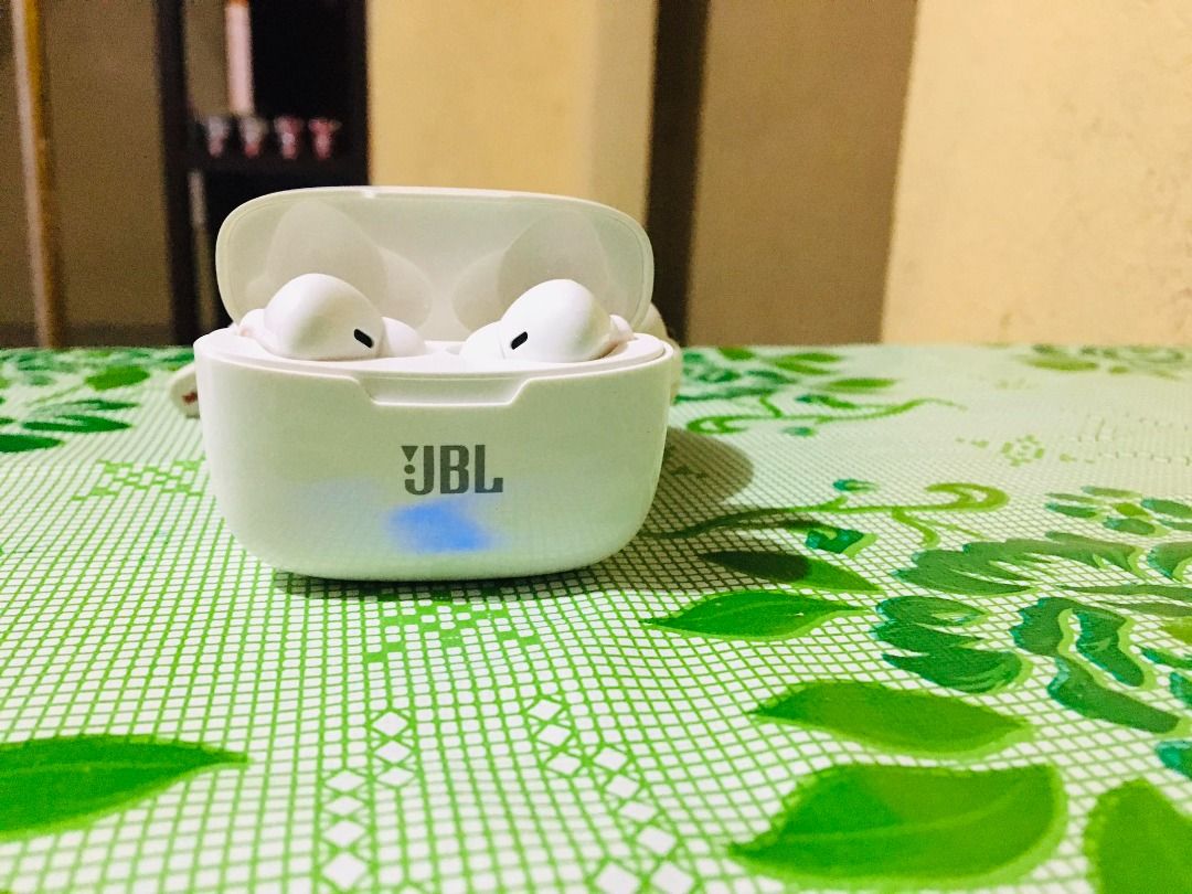 JBL AIRPHONE, Audio, Earphones on Carousell