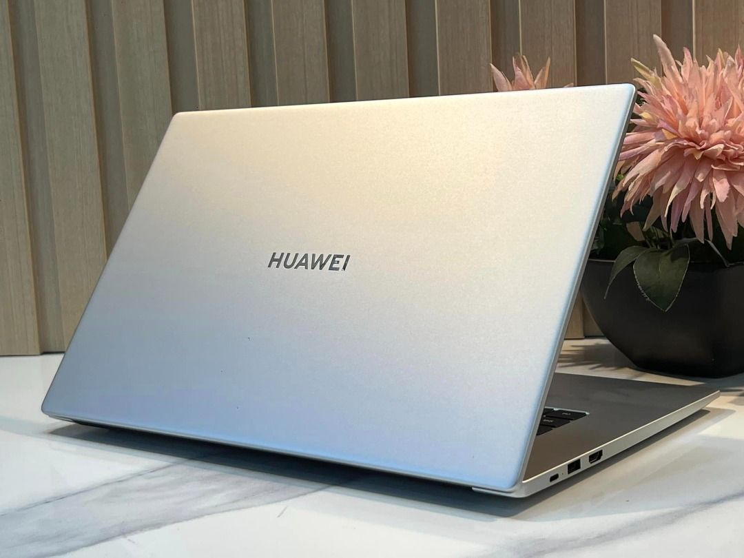 Laptop HUAWEI MATEBOOK D15 Bob-WAH9 Core i5 10th Gen 8GB RAM 512GB