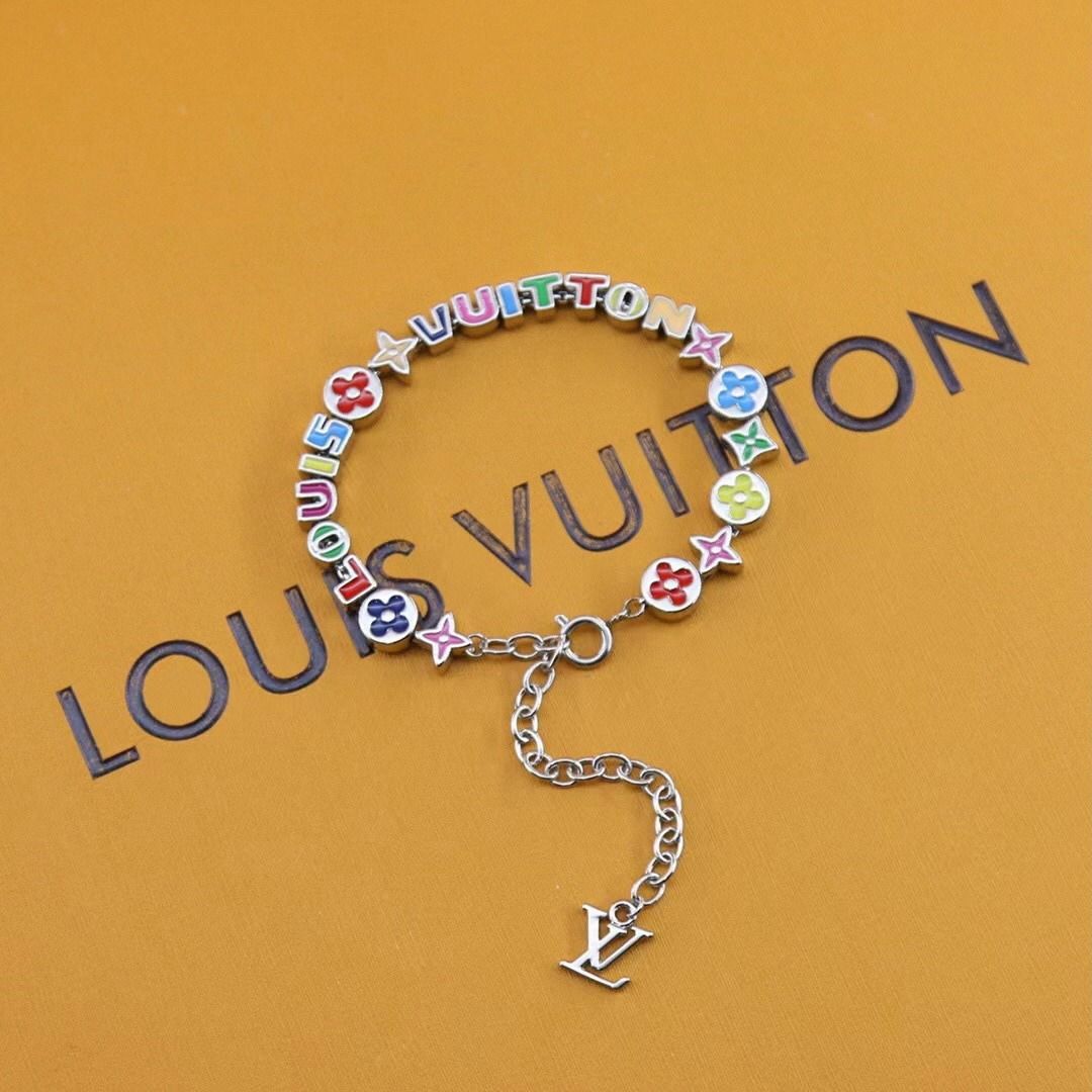 Louis Vuitton Chain Bracelet Gold For Women - Clothingta