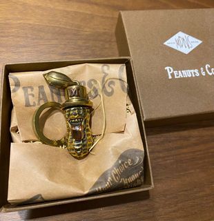 Madness MDNS x peanuts & co keychain