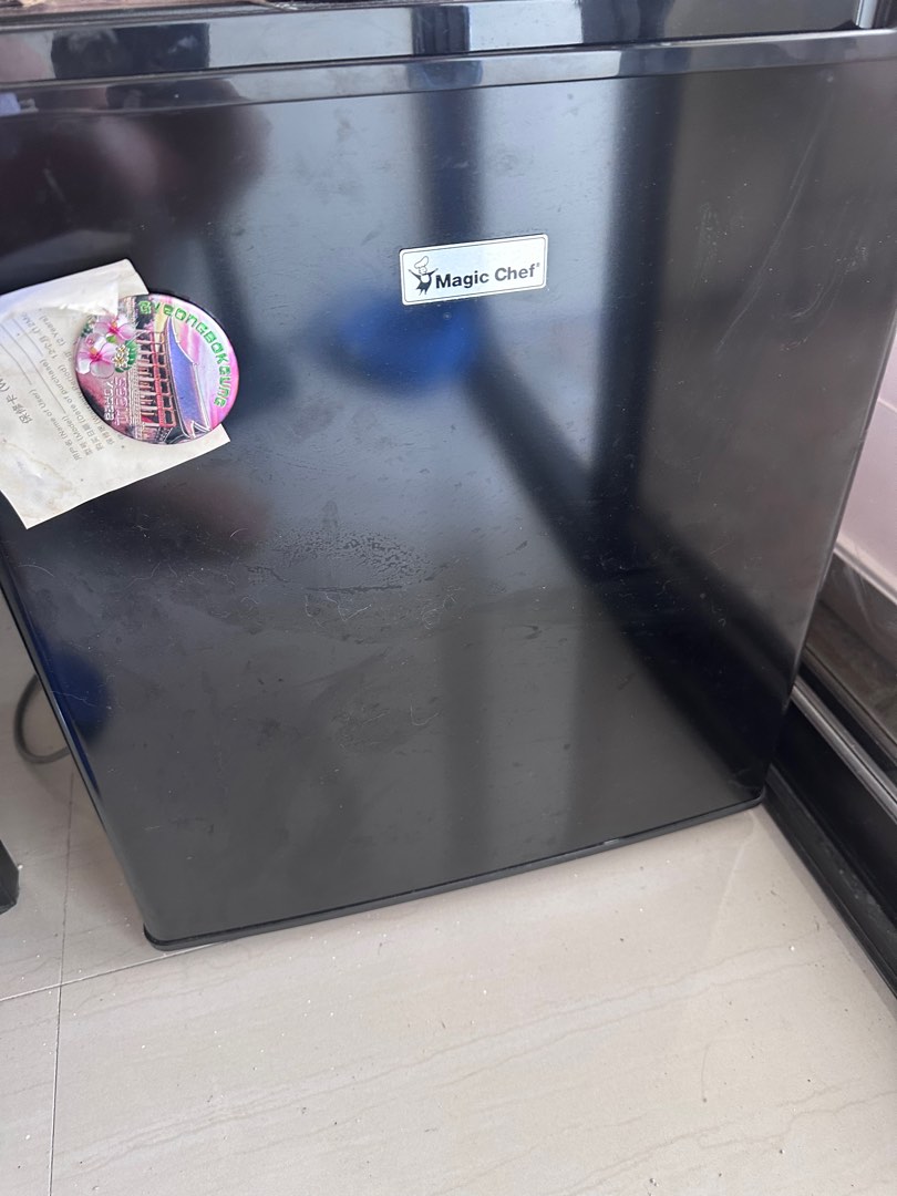 Magic Chef Bar refrigerator, Furniture & Home Living, Bathroom