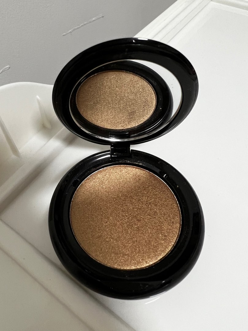 Marc Jacobs Gel Powder Eyeshadow Bravo Omega, Beauty & Personal Care