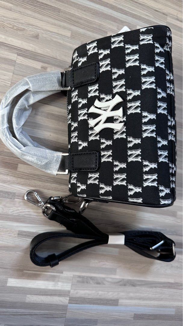 MLB Classic Monogram Jacquard Boston Bag S NY Yankees Black, Crossbody  Bags for Women, KOODING in 2023