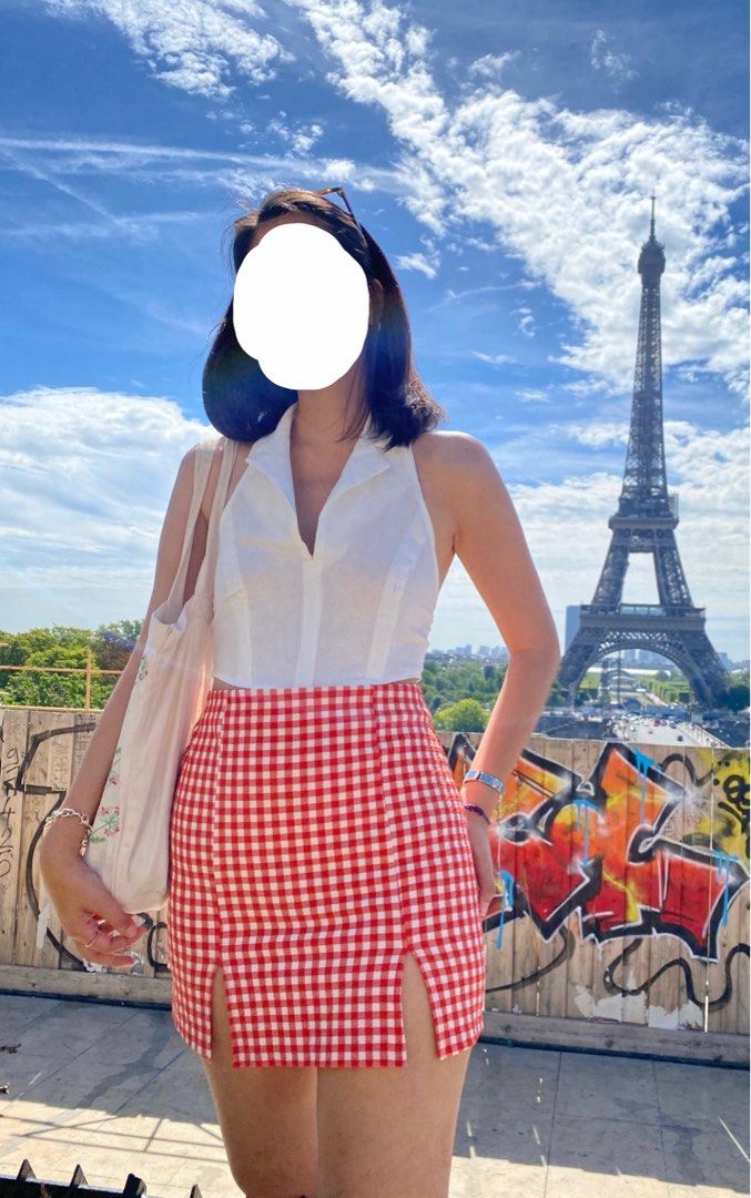 Monki skirt (Category: Skirts) located in Mandaluyong City. Submitted by tenohthree (Listing ID 1231495472, Image 1). Description: One slit isnt enough, this skirt has two..