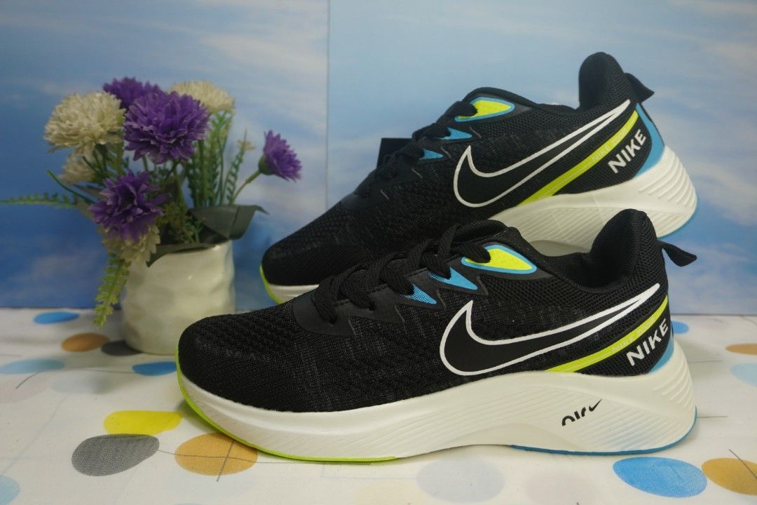 black nike air zoom