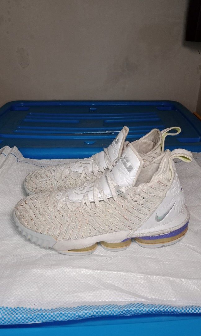 lebron 15 buzz lightyear
