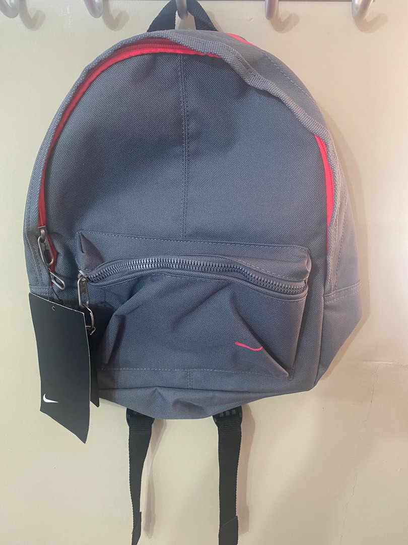 mens small nike backpack