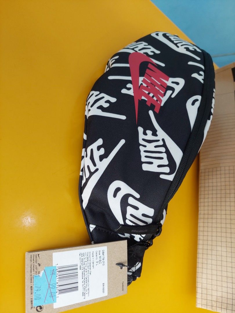 Original Nike Pouch Bag, Men's Fashion, Bags, Belt bags, Clutches and