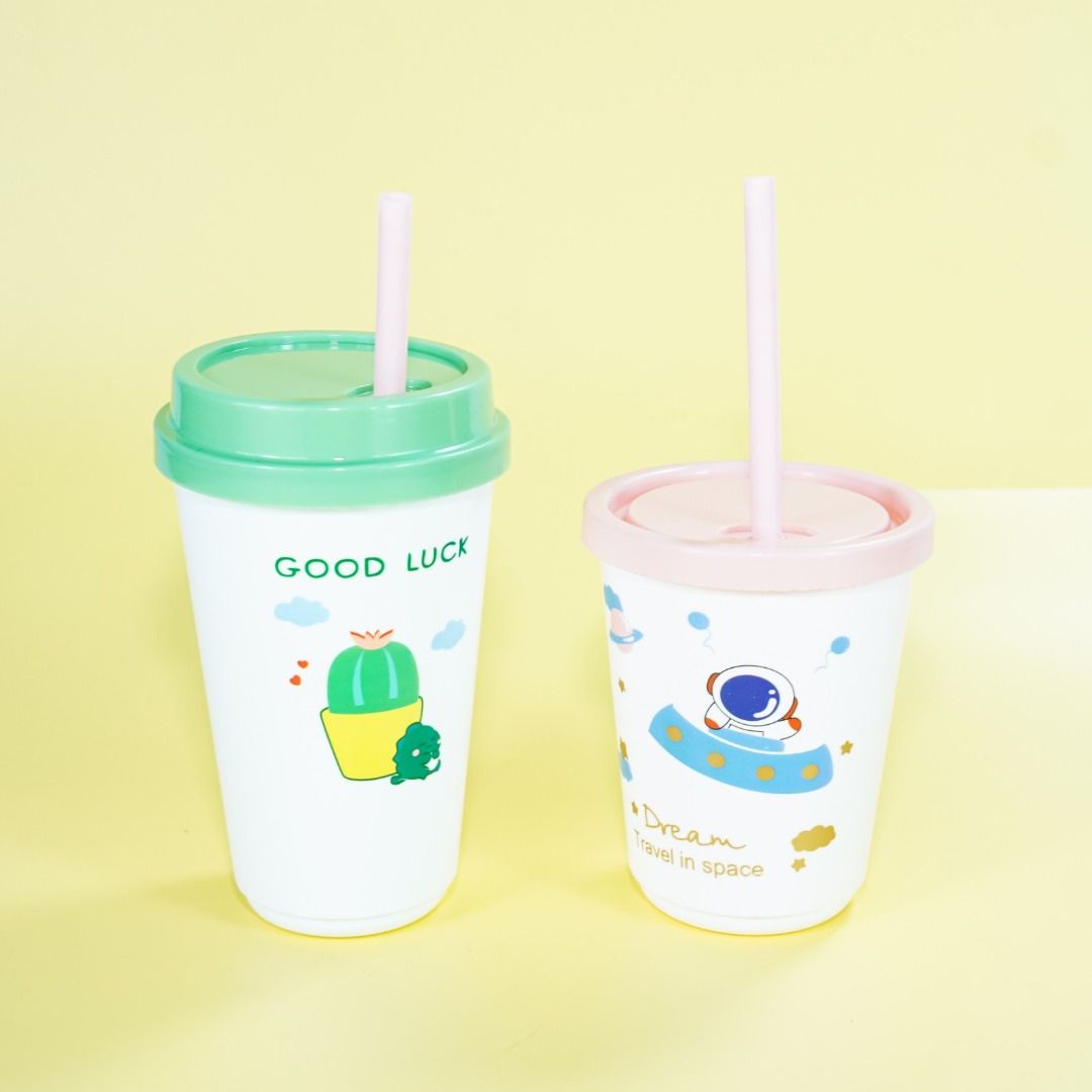 CASA VIDA Plastic Cups - with Straw and Lid Small Kiddie Astronaut Party  Gift Water Bottle Cup Tumbler