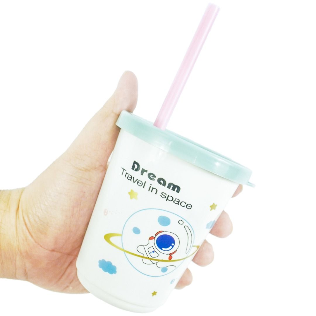 CASA VIDA Plastic Cups - with Straw and Lid Small Kiddie Astronaut Party  Gift Water Bottle Cup Tumbler