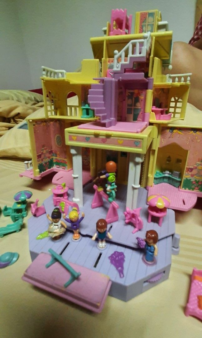 Polly pocket 1995 pop up house complete set (Category: Kids Toys) located in San Juan City. Submitted by justanotherrandomshop (Listing ID 1231571999, Image 3). Description: expect discolouration, slight dust, paint wear and tear. complete set of miniatures 6 mini people ( 4 on platform, 2 on bar pole on pic) and accessories 4,500 before (2023) now (6000)after appraisal average price (not highest at 10k) (2025).