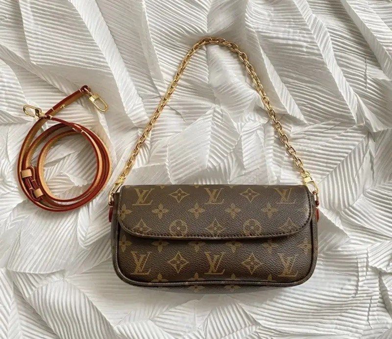 Louis Vuitton preowned Discovery Messenger Bag  Farfetch