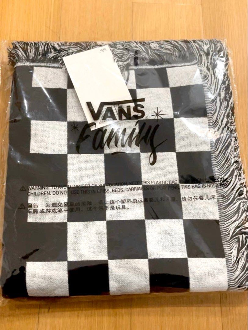 Vans checkered blanket top
