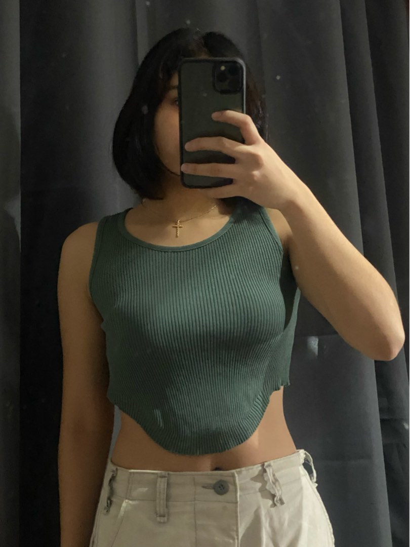 Ribbed green top, Women's Fashion, Tops, Sleeveless on Carousell