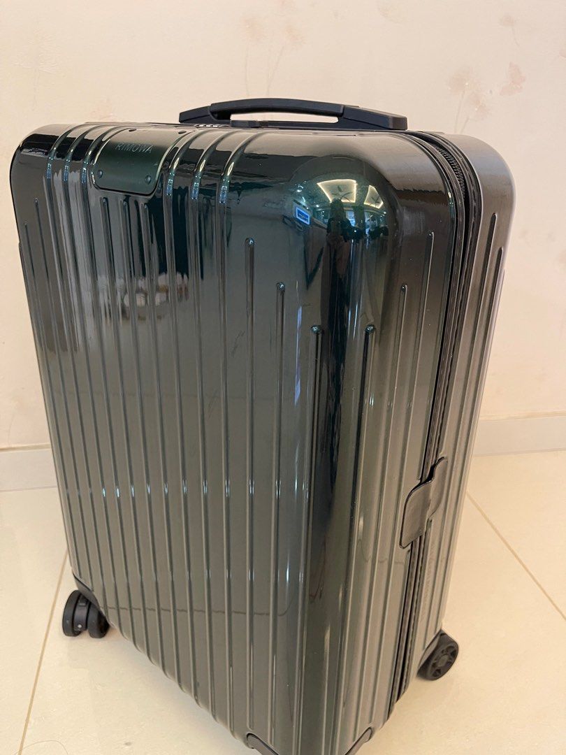 Rimowa essential light outlet
