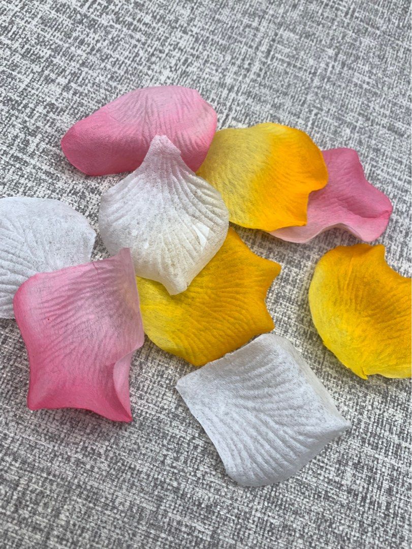 Rose Flower Confetti Artificial Coloured Assortment 100pcs, Hobbies