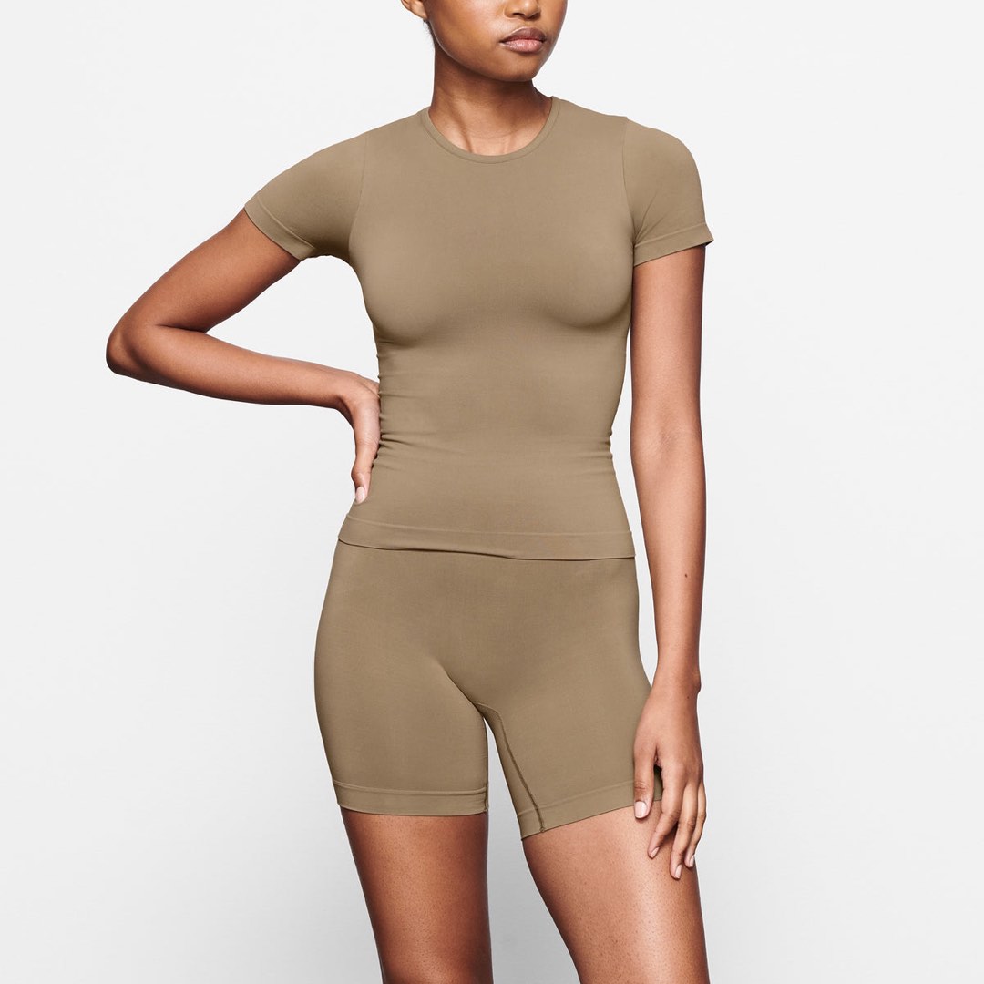 SKIMS Soft Smoothing Shorts IN desert color. Brand new with tag