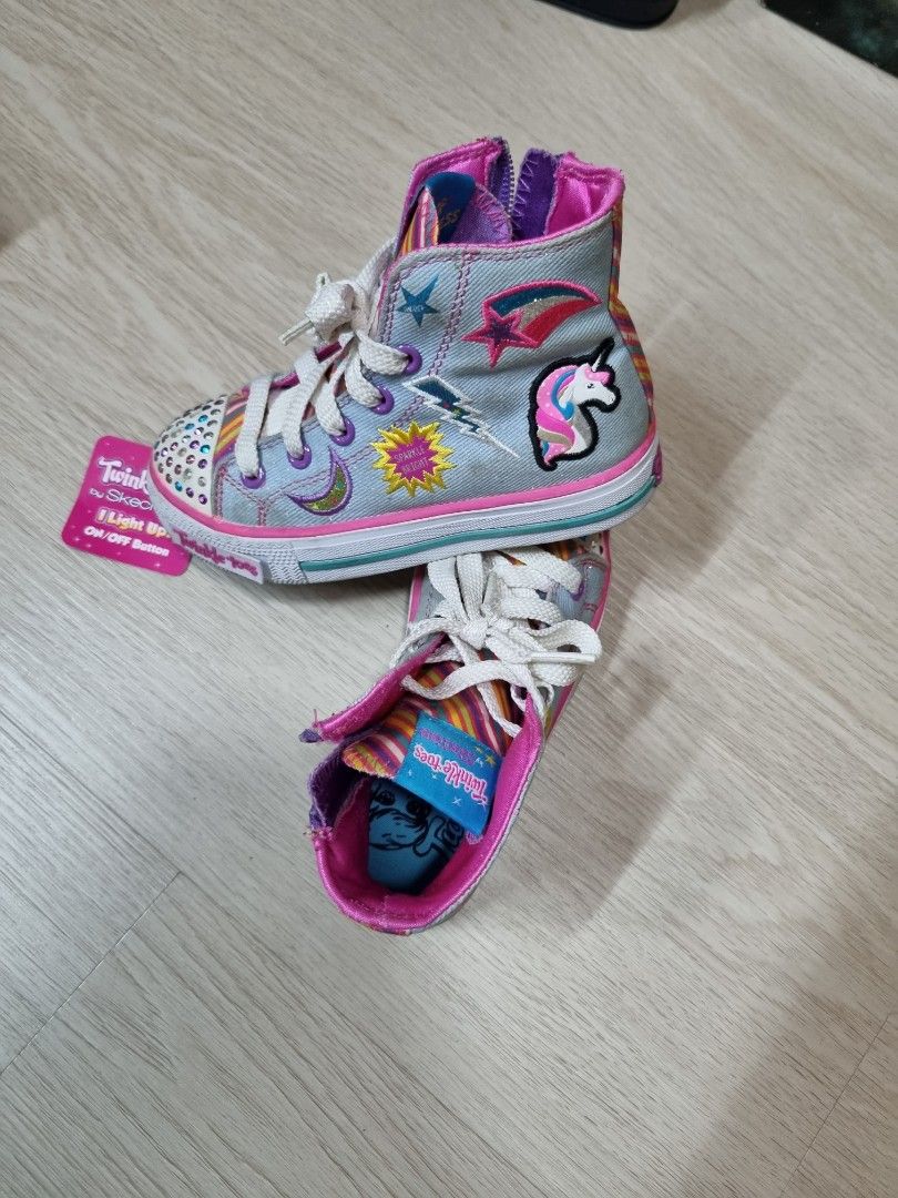 Sketchers Girls lightup Shoes with free slippers Babies Kids