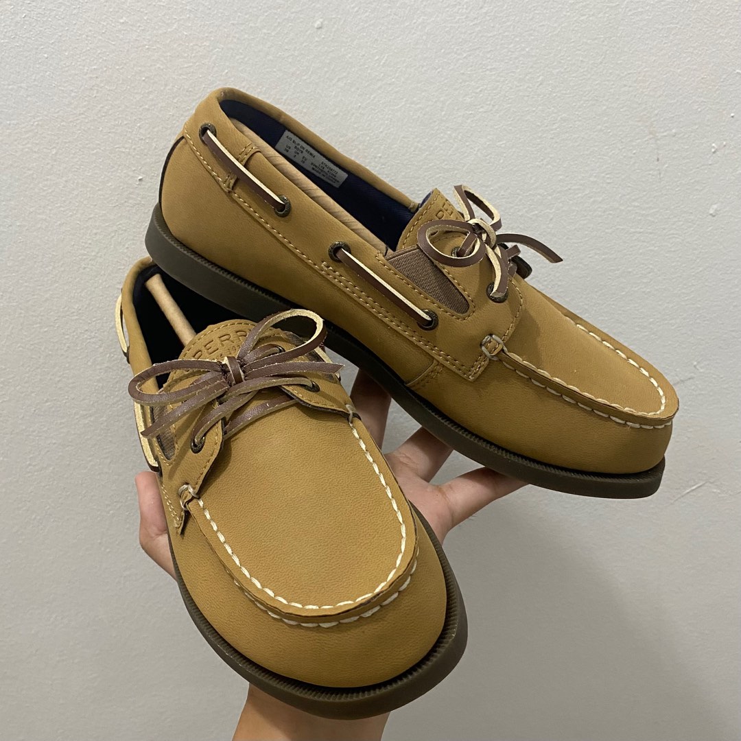 sperry wharf slip on
