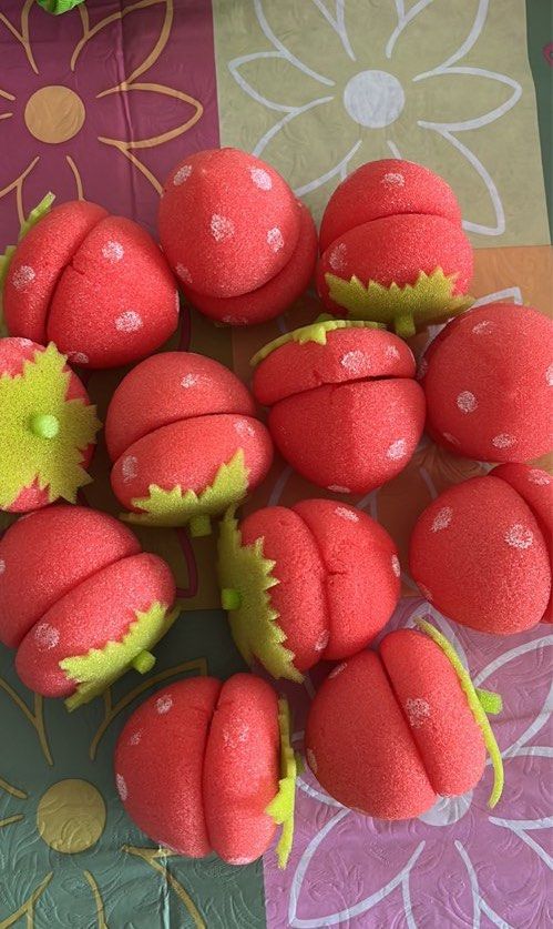 Strawberry curlers store