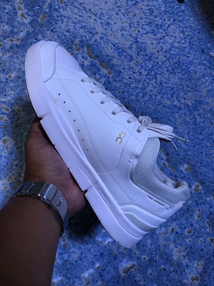 Swiss Engineering On the Roger Advantage All White(27 cm) (Category: Sneakers) located in Baguio. Submitted by master_of_brands (Listing ID 1231591504, Image 1). Description: Authentic Swiss Engineering On the Roger Advantage All White (Unisex) Size 9 US Men’s/27 cm/42 Europe/10 US Women’s Slightly used Light stain on toe part Thick outsole No box Bought in 🇺🇸 In excellent condition .