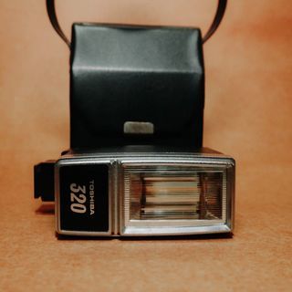 Toshiba 320 Vintage Flash