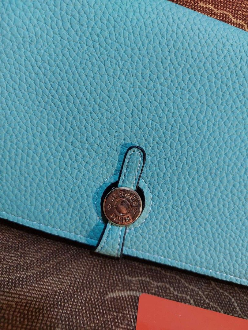 USA Preloved Hermes Passport wallet (Category: Luxury Bags & Wallets) located in Cebu City. Submitted by day.98 (Listing ID 1231590743, Image 3). Description: U .S. A wallet pure togo leather meduim size coded / etikita no flaws.