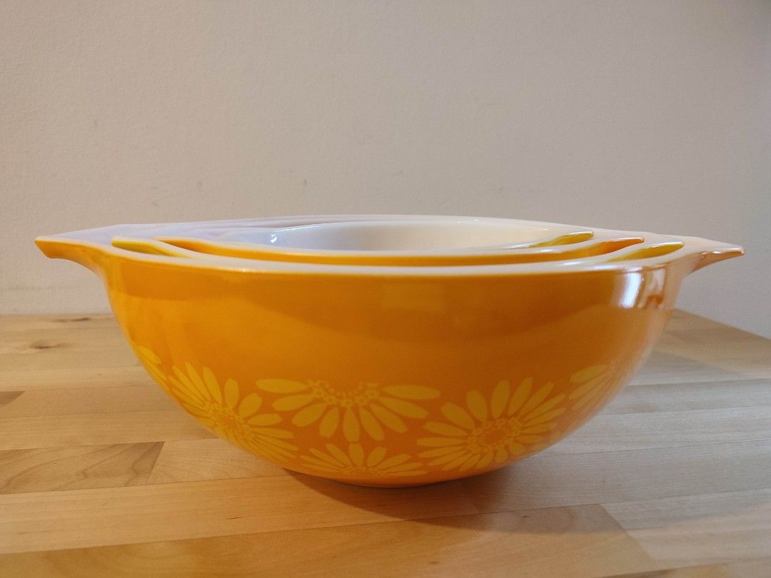 Vintage Pyrex Mixing Bowls, Furniture & Home Living, Kitchenware