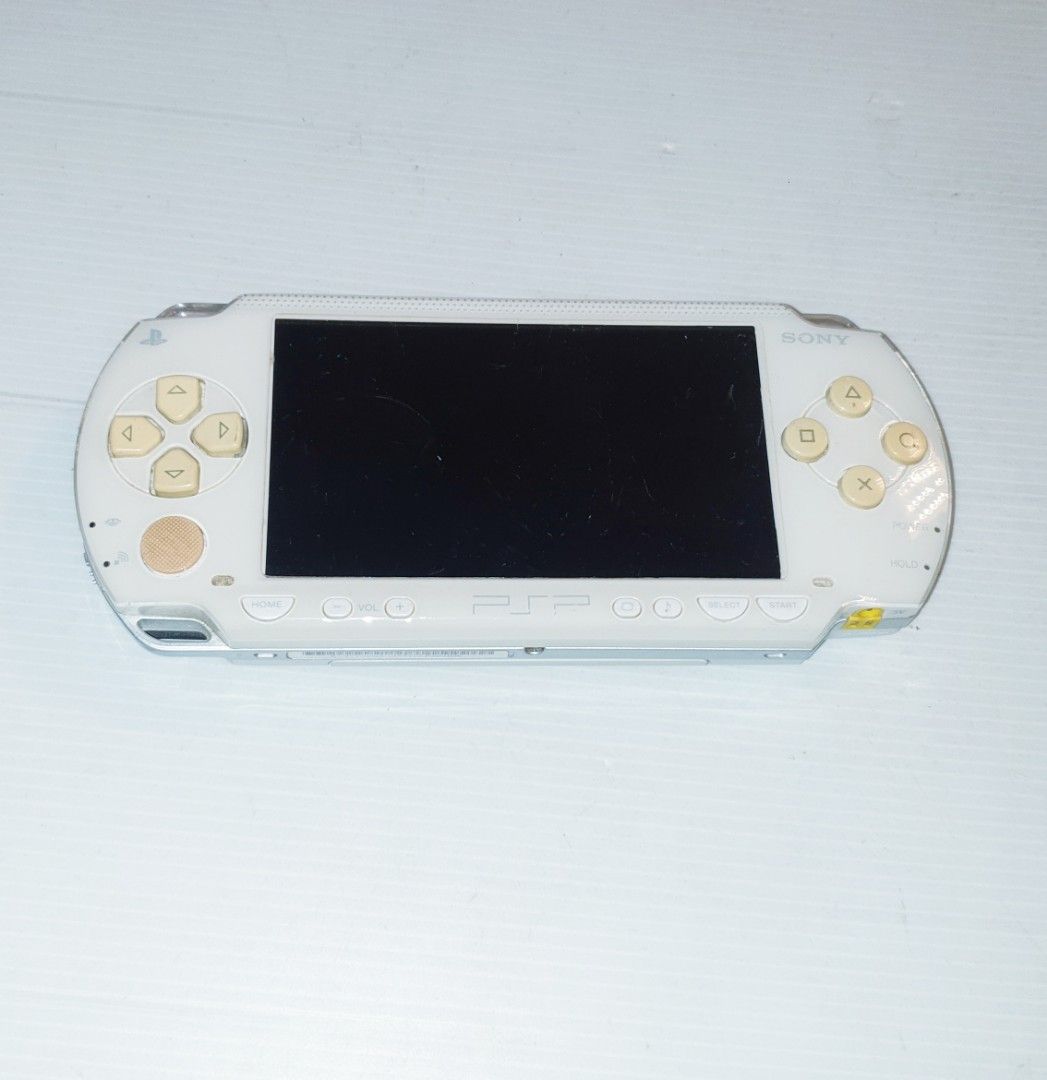 vintage sony psp white, Video Gaming, Video Game Consoles, PlayStation on Carousell