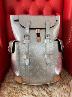 🅿️17,800 lp plus sf
Lv backpack
Large size 
Genuine Leather 
Rank A