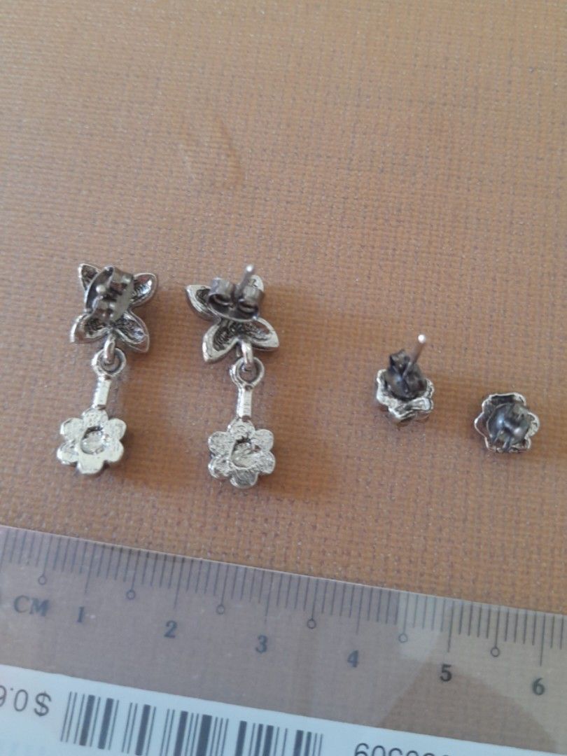 2 pair of Glass Crystal earrings Women s Fashion Jewelry