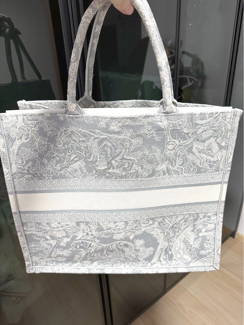 Christian dior tote personalized hot sale